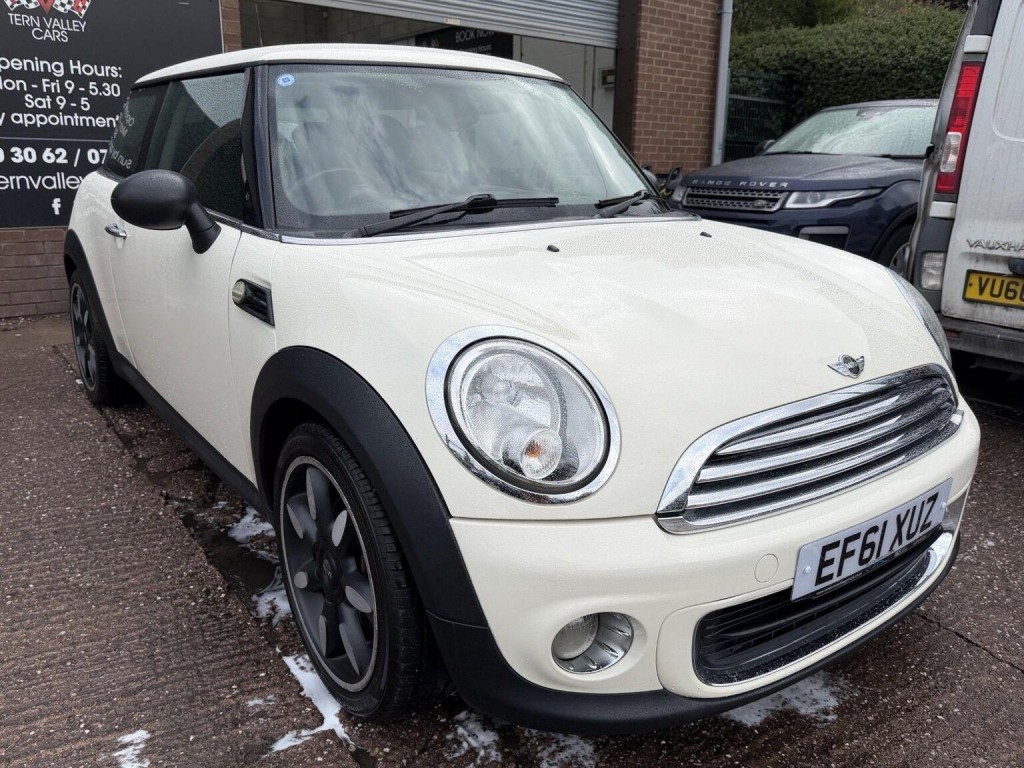 2011 MINI HATCH